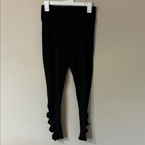 Elegant Black Leggings with Ruffle Accent